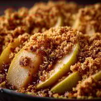 A close up of a delicious apple dessert.